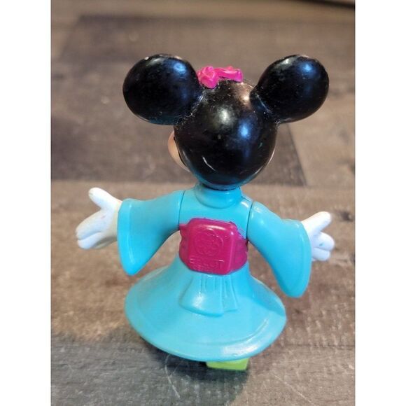 Oriental kimono Minnie Mouse Disney toy figure - Picture 3 of 5